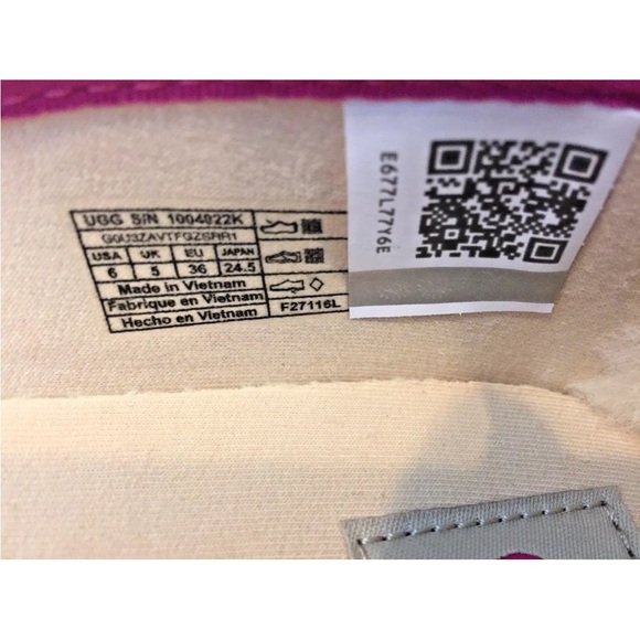 NWOB Ugg Pure K Tassy Eyelet Flats in Pink. Size 6 Girls/Women's 8 - Picture 7 of 11